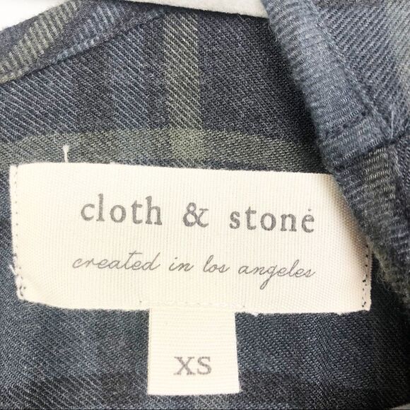 CLOTH & STONE | Plaid Button Back Gray Top X-Small - Picture 6 of 10
